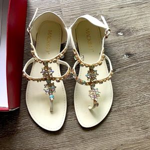 White sandals with rhinestone